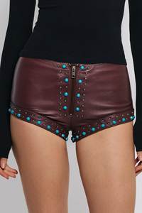 Shorts formels en cuir violet clouté à taille mi-haute avec détails rivetés, fermeture boutonnée, coupe classique, respirant, couleur unie - Product Image 4