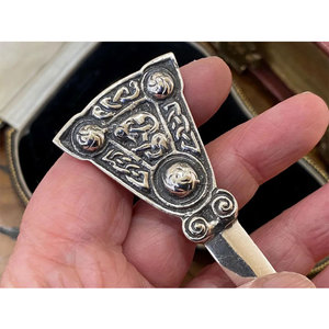 Impresionante Broche de Plata de Ley Escocesa Vintage con Diseño de Animal Mítico Celta para Kilt - Product Image 3