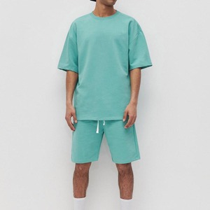 Conjunto Casual de Dos Piezas de Camiseta de Manga Corta y Pantalones Cortos, Conjunto de Camiseta y Pantalones Cortos Lisos con Logotipo Personalizado para Hombre, Chándal Masculino con Múltiples Bolsillos - Product Image 3