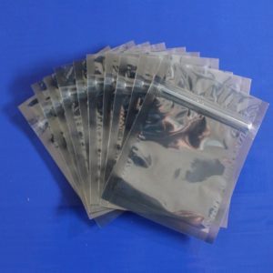 Sac antistatique en PE 400 mm x 750 mm (ouvert) – Solution d'emballage sécurisée pour l'industrie électronique moderne - Product Image 5