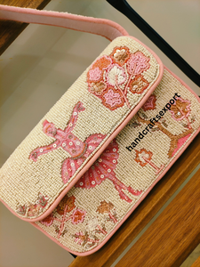 กระเป๋าสะพายไหล่ปักลายมือทำ Ballerina Bloom ประดับลูกปัด ปิดด้วยแม่เหล็ก เป็นมิตรกับสิ่งแวดล้อม น้ำหนักเบา ทำจากผ้าซาติน - Product Image 5