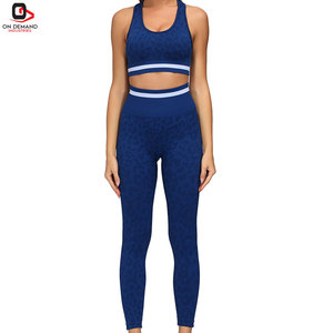 Conjunto de Yoga sin Costuras para Mujer, Leggings y Top Corto Elásticos y Elegantes, Ideales para Entrenamiento Diario y Yoga - Product Image 1