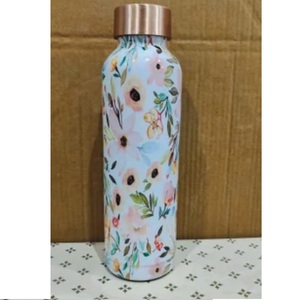 Bouteille d'eau en cuivre décorée d'un motif floral, finition émail style classique, à prix abordable - Product Image 1