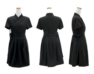เดรสทรงเอไลน์สีดำ คอเสื้อแบบอสมมาตร ความยาวปานกลาง พร้อมเข็มขัดผูกเอว แขนกุด ลายดอกไม้ ผ้าชีฟอง 100% ผ้าฝ้าย ยับยาก สวมใส่สบายๆ ในชีวิตประจำวัน - Product Image 4