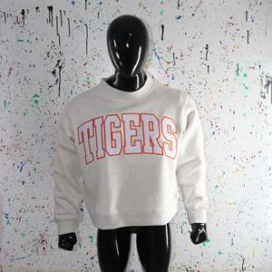 Sudadera con Capucha Finer Threads de Invierno 100% Algodón con Bordado Aplicado, Color Personalizado y Estilo Vintage Urbano - Product Image 1