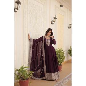 Ropa de fiesta de vestido de noche bordada con lentejuelas ricas con diseño elegante trabajado - Product Image 3