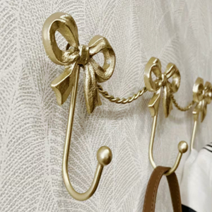 Crochets muraux élégants dorés en forme de nœud, résistants à la rouille, faciles à installer, patères métalliques pour chambre de fille et entrée, style ludique pour fille - Product Image 3