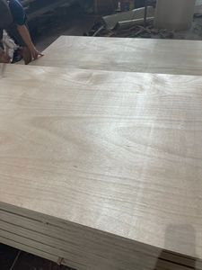 Contrachapado Comercial Fomex de Primera Clase con Núcleo de Eucalipto y Revestimiento de Madera Dura Mixta de 18mm y 5mm Okume - Product Image 4