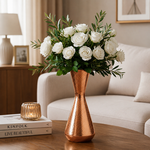 Vase à fleurs en cuivre martelé artisanal, vase décoratif en métal haut de gamme, design sablier pour la décoration de la maison, centre de table floral - Product Image 4
