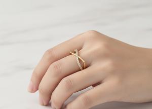 แหวนแฟชั่นทันสมัย แหวนทองคำแท้ 18K เพชรเพาะเลี้ยงในห้องปฏิบัติการ แหวนแบบเปิดปรับขนาดได้ แหวนแต่งงาน แหวนเรียบหรู แหวนรูปกากบาท - Product Image 5