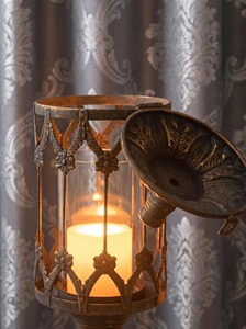 Grand chandelier en laiton sur pied, idéal pour le salon, la chambre et la décoration intérieure, éclairage d'ambiance sur pied, provenance Inde - Product Image 5