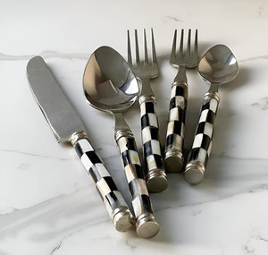 Best Selling <b>Set</b> of 4 Stainless Metal Cutlery High Quality Spoon with Mother of Pearl Handle for Wedding Parties - Product Image 5