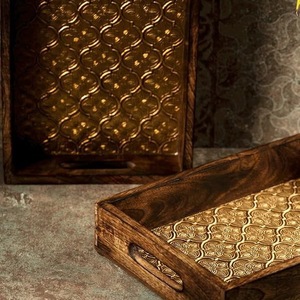 Plateau de service en bois d'acacia écologique et durable |   Grands plateaux décoratifs en bois massif pour le petit-déjeuner - Product Image 4