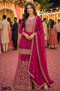 Ensemble Plazzo Premium en Georgette pour Fêtes Hiver/Été, Broderie et Travail de Diamants, Haut, Bas et Dupatta Entièrement Cousus - Product Image 5