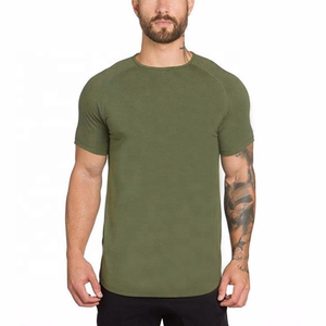T-shirt en coton noir à manches courtes et col rond pour homme, coupe ajustée, couleur unie, style décontracté, tricot jersey, teinture unie - Product Image 5