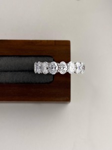 แหวนเพชรทรงรีเพาะเลี้ยงในห้องปฏิบัติการแบบเต็มวง 4.60 กะรัต ทองคำแท้ 14K แหวนแต่งงานเพชรแบบซ้อนได้ แหวนเจ้าสาว เครื่องประดับหรูหรา - Product Image 5