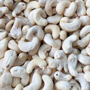 เม็ดมะม่วงหิมพานต์ออร์แกนิกคุณภาพดีที่สุด ราคาขายส่ง เม็ดมะม่วงหิมพานต์ W180 W210 W240 ซานติโก ขายส่งส่งออกไปยังเอเชีย ยุโรป และตะวันออกกลาง - Product Image 1