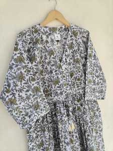 Robe longue 100 % coton pour femme, imprimé floral fantaisie, col en V, coupe évasée, décontractée, pour la plage ou les soirées, export en gros Inde - Product Image 2