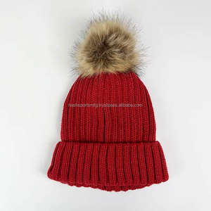 Bonnet en tricot uni tendance de haute qualité pour jeunes, avec pompon en fourrure de lapin, logo personnalisé, bonnet doux - Product Image 3