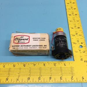 CLIPPARD 50-106203A13 Électrovanne, 4 voies, 159033 - Équipements et pièces semi-conductrices d'occasion fiables à l'échelle mondiale chez - Product Image 1