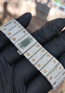 Reloj Cuadrado de Lujo en Dos Tonos de Oro con Incrustaciones de Diamantes Moissanite, Esfera con Números Romanos, Brazalete de Acero, Reloj para Hombre - Product Image 4