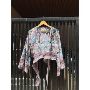Blusa de seda estilo bohemio para mujer, con estampado paisley, cuello en V, manga ancha, corte holgado, para primavera/verano. - Product Image 3