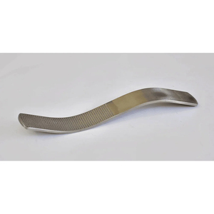 Râpe à sabots équine durable et réutilisable, double face, design incurvé, outil de toilettage pour chevaux, équipement vétérinaire, vente en gros - Product Image 2