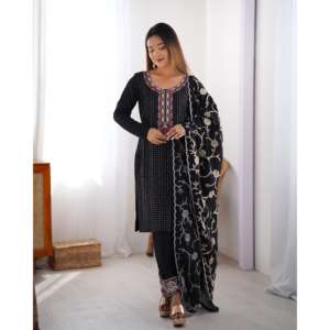Robe de soirée de créateur Tenue de soirée Ensemble Dupatta haut bas - Product Image 1