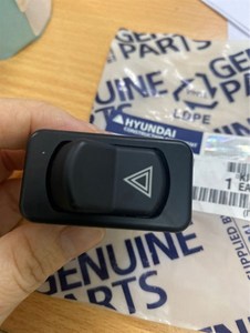 สวิตช์จอดรถแท้รุ่น 21N4-01220 สำหรับอะไหล่ไฟฟ้ารถขุดฮุนได - Product Image 2