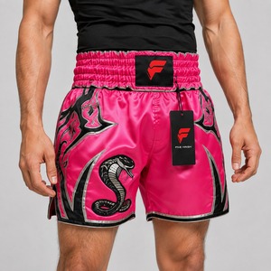 Shorts de Muay Thai athlétiques conçus avec un tissu respirant, offrant une liberté de mouvement et un confort durable pour les entraînements quotidiens. - Product Image 5