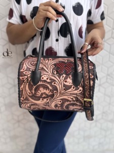 Bolso de Hombro de Cuero Tallado a Mano 2026, Estilo Bohemio, de Diseño Lujoso, Hecho a Mano, Elegante, para Mujer - Product Image 1