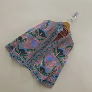 Chaqueta de terciopelo floral Suzani bordada a mano | Chaqueta a medida de terciopelo con cuello | Abrigo de Bombardero - Product Image 1