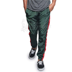 Pantalon de jogging coupe oversize pour homme, style urbain, coupe droite, léger, imperméable, tendance, esthétique, réfléchissant, abordable - Product Image 3