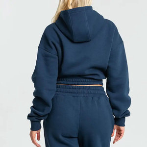 Outfitize International Ensemble de survêtement pour femmes, 2 pièces (hoodie et pantalon de jogging), avec patch en chenille brodé, personnalisable pour marque, vente en gros - Product Image 2