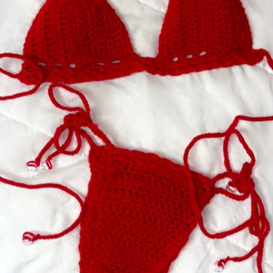 Bikini rouge en crochet - Product Image 1
