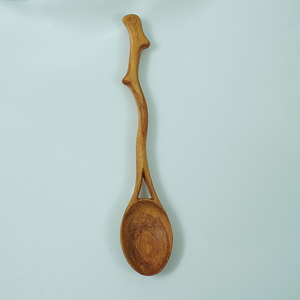 Cuillère à feuilles en bois artisanale du Vietnam, fabriquée en Afzelia Xylocarpa, cadeau d'affaires écologique pour les amateurs de décoration de cuisine - Product Image 1