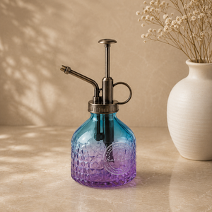 Meilleur prix Petit brumisateur de plantes en laiton avec finition or antique utilisé pour les plantes d'intérieur décor à la maison dessus de table jardinage d'intérieur - Product Image 6