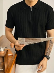 เสื้อโปโลผู้ชายสีดำ แขนสั้น ผ้าถักริบ ซิปหน้า สไตล์ลำลอง สีพื้น ระบายอากาศได้ดี เหมาะสำหรับฤดูร้อน - Product Image 4