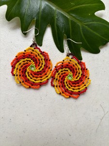 Pendientes de espiral con cuentas de esmeralda, hechos a mano, estilo bohemio, inspirados en la naturaleza, joyería elegante y a la moda, joyería única y de moda. - Product Image 4