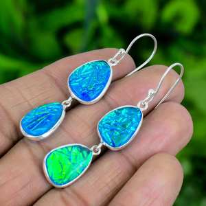 ต่างหูโอปอลไฟร์ออสเตรเลียแบบสามเม็ด เงินแท้ 925 งานแฮนด์เมด เครื่องประดับพลอย ได้รับการรับรองจาก IGI เหมาะสำหรับงานฉลองครบรอบและงานปาร์ตี้สไตล์ชาติพันธุ์ - Product Image 6