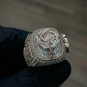 Anillo de Plata de Ley Maciza Chapado en Oro Amarillo y Oro Rosa con Diamante Moissanita, Diseño Personalizado con Nombre, Anillo de Lujo para Hombre y Mujer - Product Image 2