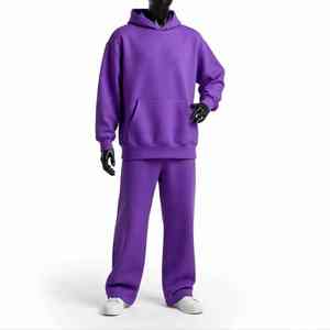 Conjunto Deportivo Personalizado con Sudadera con Capucha, Pantalones Deportivos Holgados, Chándal Oversize para Hombre - Product Image 1