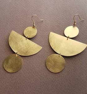 Pendientes de Latón Antiguos Más Vendidos para Mujer, Diseño Retro Grabado, Acabado Oxidado, Joyería Ligera Disponible al Mejor Precio - Product Image 3