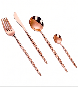 Ensemble de couverts modernes en or rose avec design de manche torsadé pour les mariages, les dîners et la table. - Product Image 1