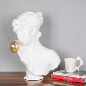 Sculpture de buste de femme moderne en chewing-gum, statue de visage contemporaine, décoration artistique en résine, buste classique blanc avec chewing-gum de luxe - Product Image 3