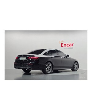 Mercedes-Benz Classe E E250 AMG Line Novembre 2022 11 394 km Émissions Euro V Boîte de vitesses automatique Sièges en cuir Volant à gauche Arrière - Product Image 2