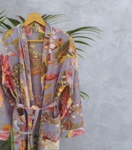 ชุดคลุมผู้หญิงคลาสสิก ความยาวระดับเข่า ผ้าฝ้ายเนื้อนุ่ม แขนยาว ODM - Product Image 1