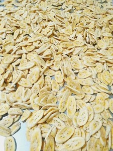 Crispy Sliced Banana Chips Dried Fruit Snacks <b>Sweet</b> Vacuum Pack Premium <b>Quality</b> Dehydrated Fruit For Export Market - Product Image 2