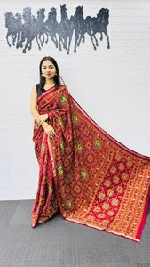 Sari de Algodón y Seda de Alta Calidad con Diseño Súper Popular, Elegante Trabajo de Espejo y Bordado Aari, Longitud 5.5 Metros - Product Image 4