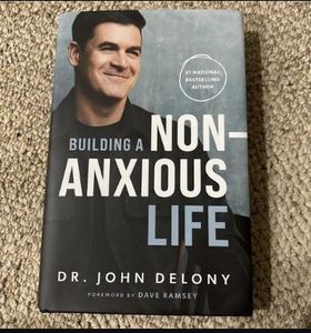 Construyendo una Vida sin Ansiedad por el Dr. Delony, John, libro en tapa blanda: Estrés y Sobrante Pensamiento - Product Image 1